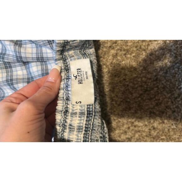 Hollister Crop Top and Skirt Set - Picture 4 of 4